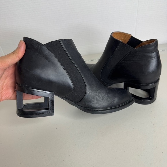 REVOLVE Jeffrey Campbell Black Duval Soft Smooth Leather Ankle Bootie Size 7 - Picture 3 of 12